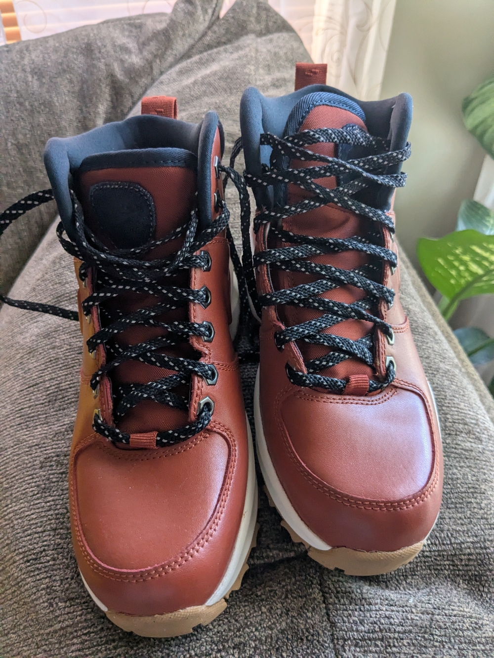 Nike Kids Brown and Black Lace-Up Hiking Boots